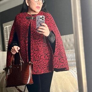 Focus 2000 Red and Black Cape